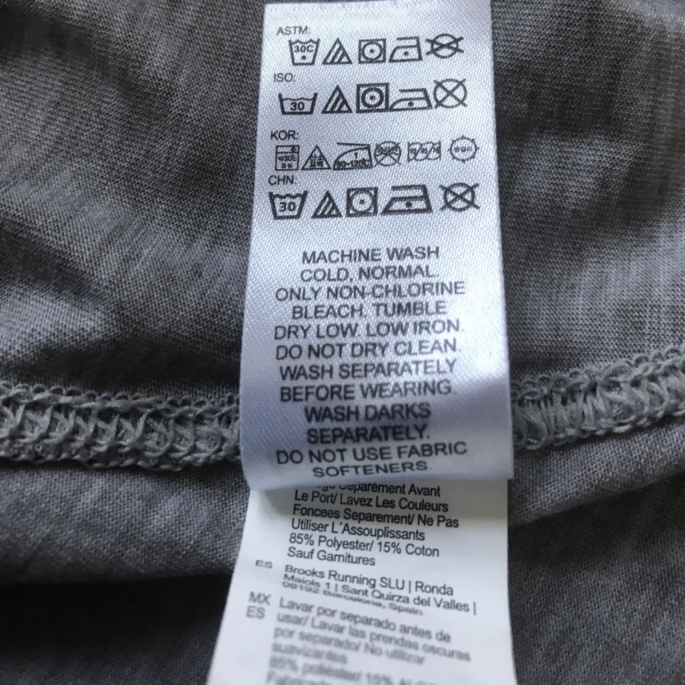 Brooks running shirt. Size M - Picture 5 of 5